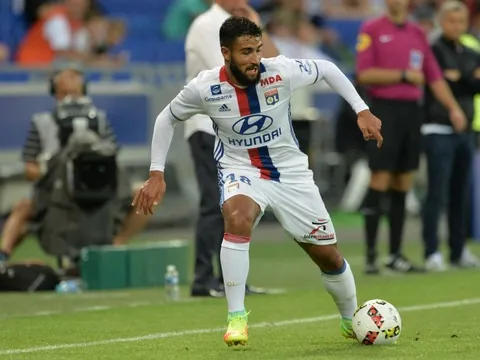 Nabil Fekir - Đầu tàu trên hàng công Lyon