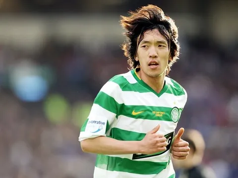 Nakamura và những bàn thắng ma thuật từ chấm đá phạt
