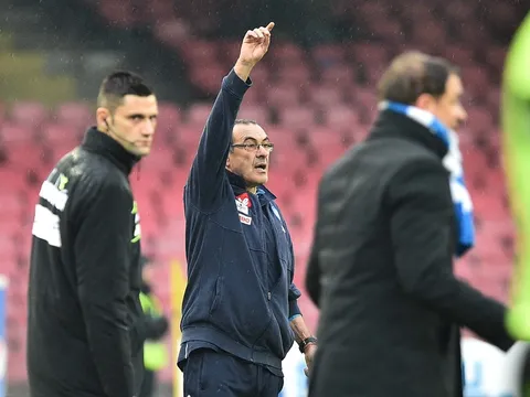 Napoli thiết lập kỷ lục, Sarri vẫn không hài lòng