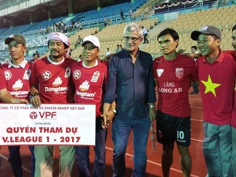 Né vụ “trò hề”, HLV Calisto chưa tính trở lại Việt Nam