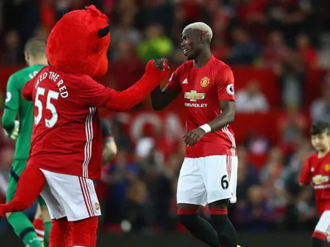 Nếu có những dấu hiệu này, bạn đã yêu say đắm Man United