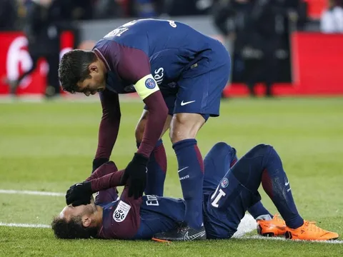 Neymar quyết định phẫu thuật để cứu World Cup