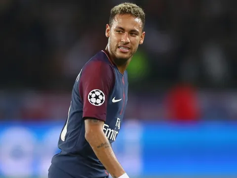 Vừa chốt tương lai ở PSG, Neymar tranh thủ 'thả thính' Ronaldo