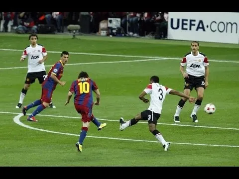 Ngày Lionel Messi hủy diệt Man United