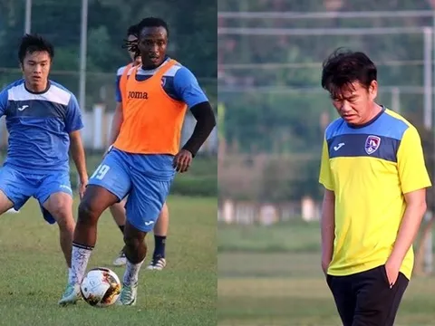 Ngày về đầy cảm xúc của Nguyên Sa và HLV Phan Thanh Hùng