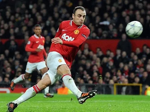 Nghệ thuật chạm bóng bước một của Dimitar Berbatov
