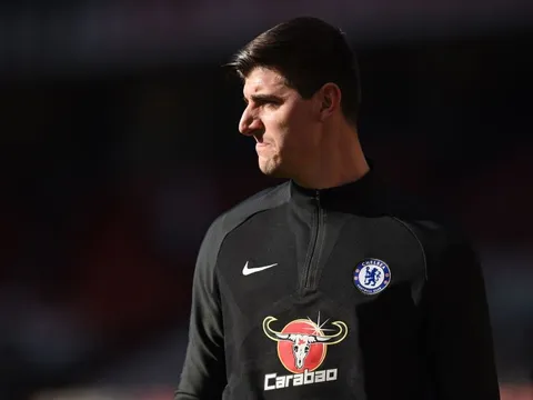 Nguy cho Chelsea: Ngoài Real, Courtois đi đêm với PSG