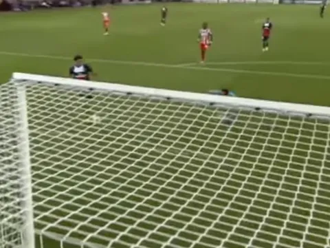 Nhìn lại 157 bàn thắng của Cavani trong 30 giây