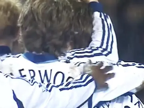 Nhìn lại sự nghiệp của huyền thoại Teddy Sheringham tại Tottenham