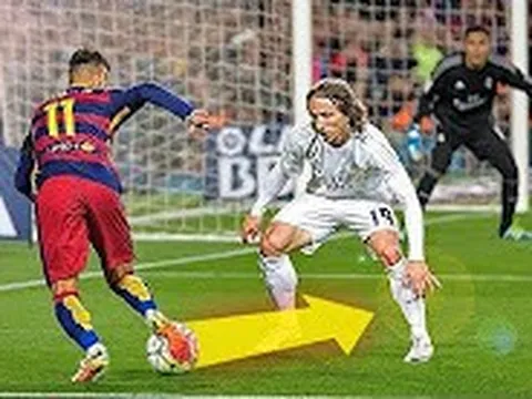 Những cú xỏ háng siêu đỉnh trên sân cỏ