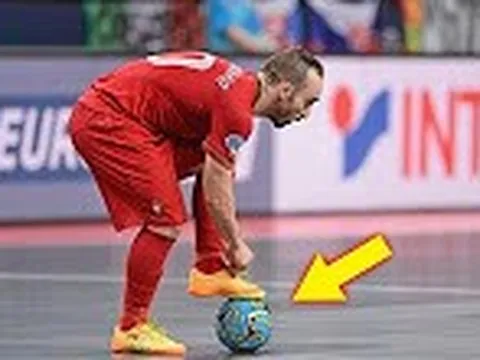Những pha bóng khiến đối thủ phát điên trên sân Futsal