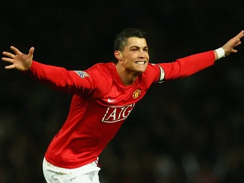 Những pha bứt tốc kinh điển của Ronaldo ở MU
