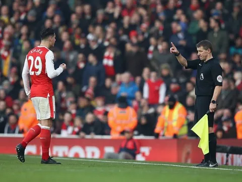 NÓNG: Arsenal nguy to, Xhaka bị treo giò 4 trận
