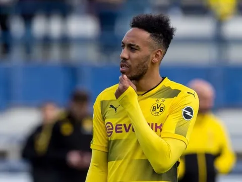 NÓNG: Lại bị Dortmund trảm, Aubameyang ở rất gần Arsenal
