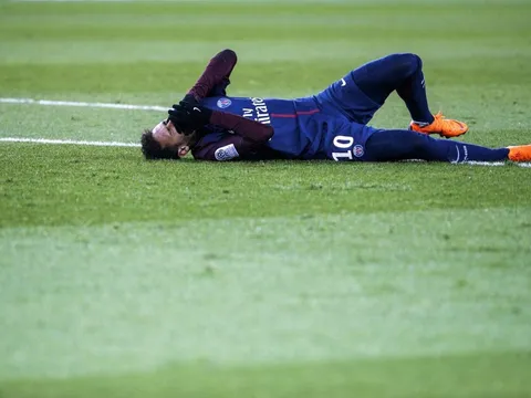 NÓNG: Neymar xong ca mổ, ấn định ngày trở lại