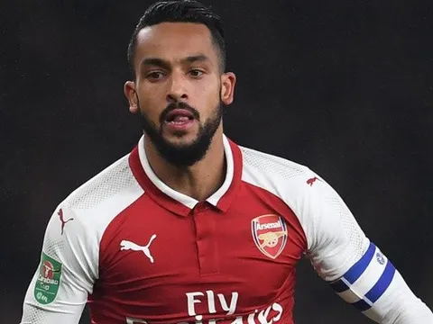 NÓNG: Southampton lên tiếng, Walcott sắp rời Arsenal