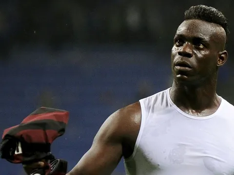 NÓNG: Thăng hoa, Balotelli chuẩn bị hồi hương