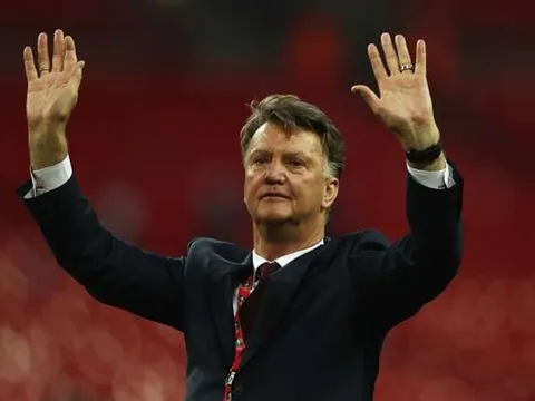 NÓNG: Van Gaal CHÍNH THỨC giải nghệ