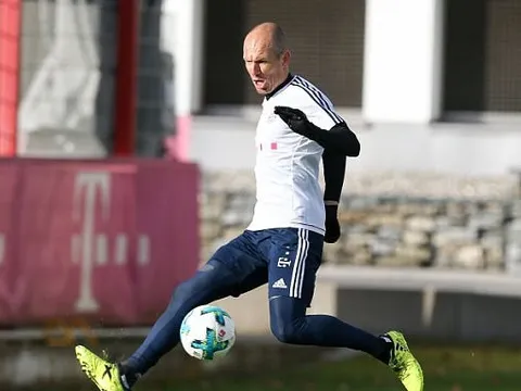 Ở tuổi 33, Robben vẫn tung hoành trên sân tập Bayern Munich