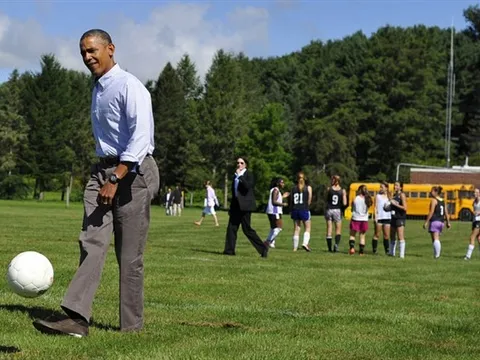 Obama và những khoảnh khắc đam mê bên trái bóng tròn
