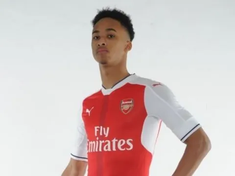 Tân binh Arsenal từng làm công nhân và không biết Oezil