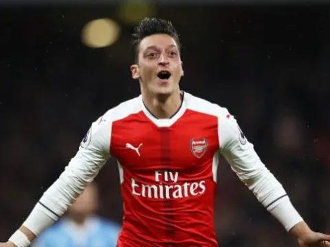 Oezil bất ngờ đòi mặc áo số 10 tại Arsenal