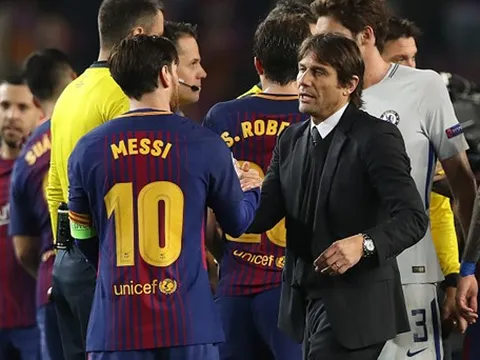 Ôm Messi hai lần, Conte bị cầu thủ Chelsea 'nóng mắt'