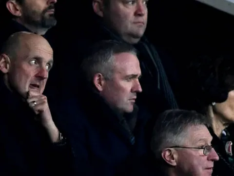 Paul Lambert chết lặng, nhìn Man United hành hạ Stoke City