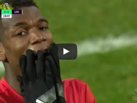 Paul Pogba chơi cực tệ trong trận hòa 1-1 với Liverpool