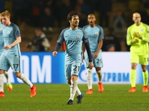 Pep phủ nhận tin đồn 'đại phẫu' Man City