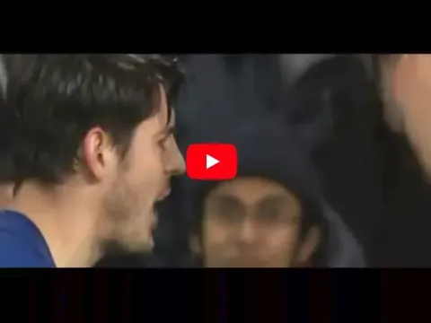 Pha ăn vạ dẫn đến thẻ đỏ của Alvaro Morata vs Norwich City