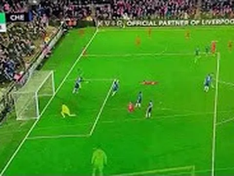 Pha bỏ lỡ khó tin của Firmino (vs Chelsea)