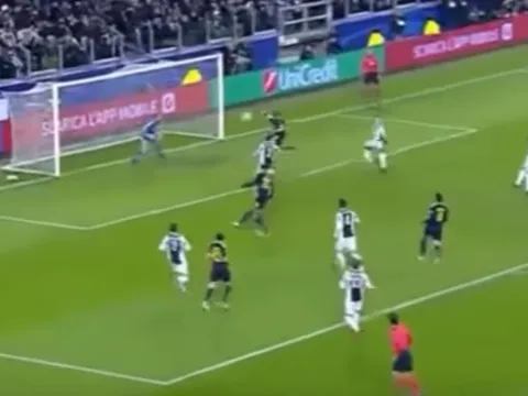 Pha cứu thua không tưởng của Buffon trước pha dứt điểm của Kane