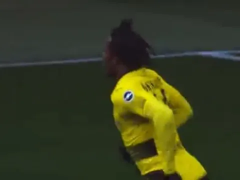 Pha giật gót trên không ghi bàn tuyệt đẹp của Batshuayi