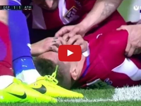Pha va chạm dẫn đến chấn thương kinh hoàng của Fernando Torres