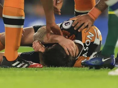 Pha va chạm khiến Ryan Mason bị nứt sọ (Chelsea vs Hull)