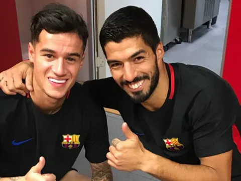 Suarez và Coutinho thản nhiên chơi bóng trên bàn bóng bàn