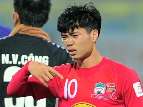 Công Phượng vẫn khó thở và đang được bác sĩ theo sát
