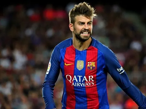 Pique có thể bị phạt vì 'phán xét' trọng tài