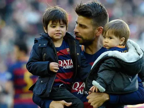 Shakira mở lớp quần vợt... Barcelona?