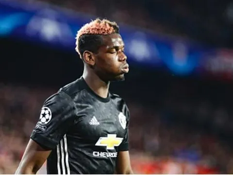Pogba gửi thông điệp bí ẩn sau khi bị đẩy lên ghế dự bị