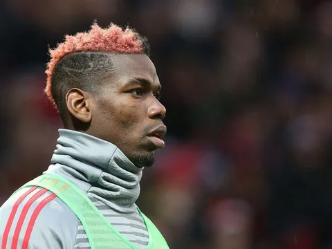 Pogba như đứa trẻ chơi bóng