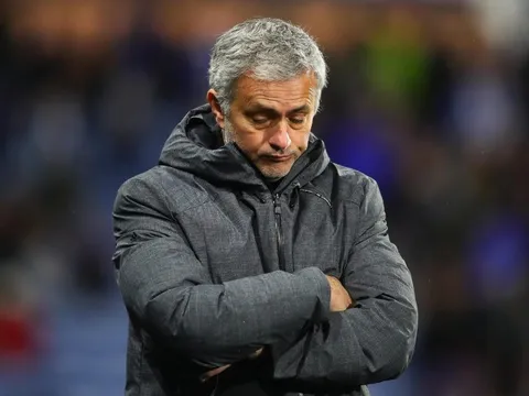 Mourinho đùng đùng trút cơn thịnh nộ lên 2 "ông kễnh" MU