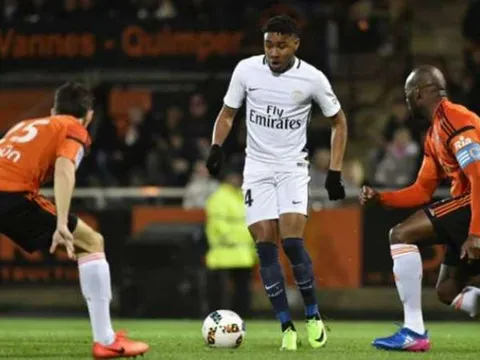 PSG nhọc nhằn đánh bại Lorient sau 'cơn ác mộng Barca'