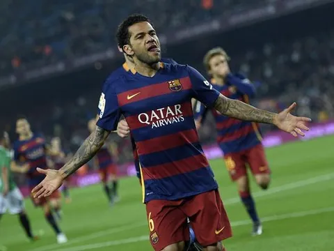 Quá khứ vàng son của Dani Alves