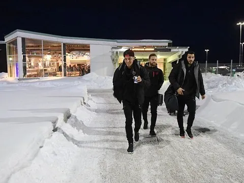 Quên giá lạnh, Arsenal hăng say tập luyện tại Thụy Điển