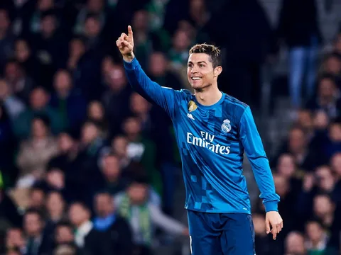 Khởi đầu chậm nhưng Ronaldo đã bắt kịp Messi
