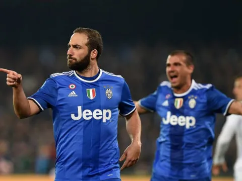 Ra chân lạnh lùng, Higuian 'tiễn' Napoli khỏi Coppa Italia