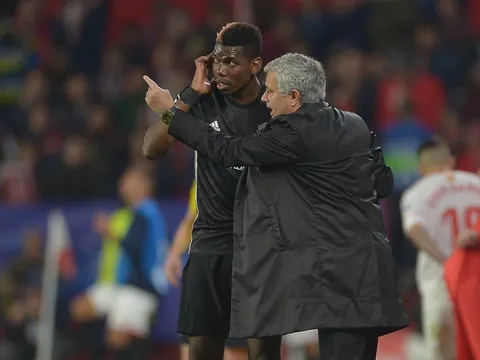 Raiola đang cố gắng cứu Pogba khỏi Man Utd
