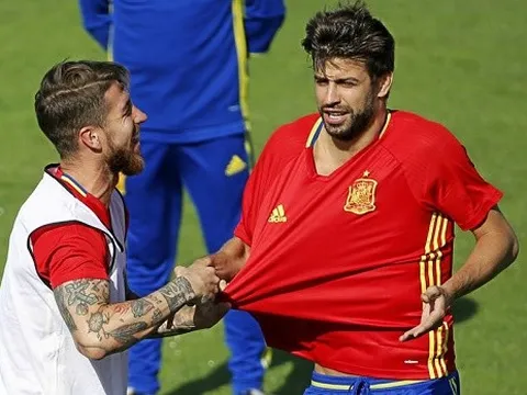 Ramos: Giờ gặp tôi sẽ ôm Pique